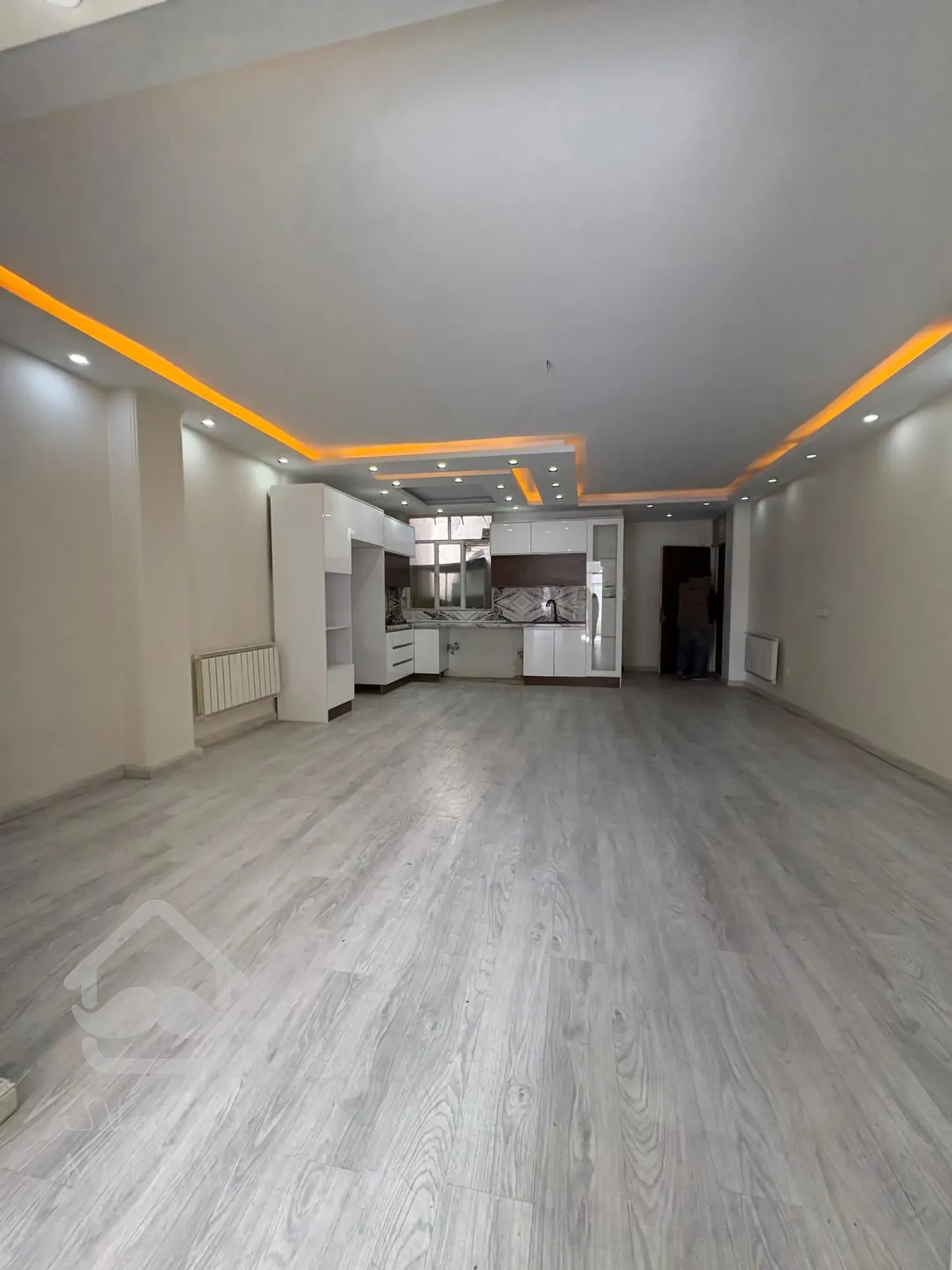 ۶۹متر۱خواب فول روبه افتاب کم واحد