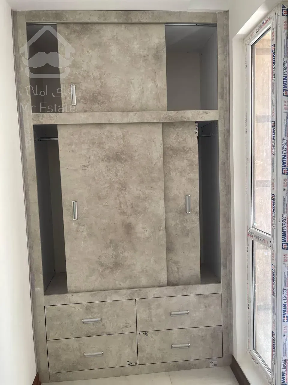 فروش واحد 190 متری 3 خواب با امکانات فول در برج رونیکاپالاس هروی