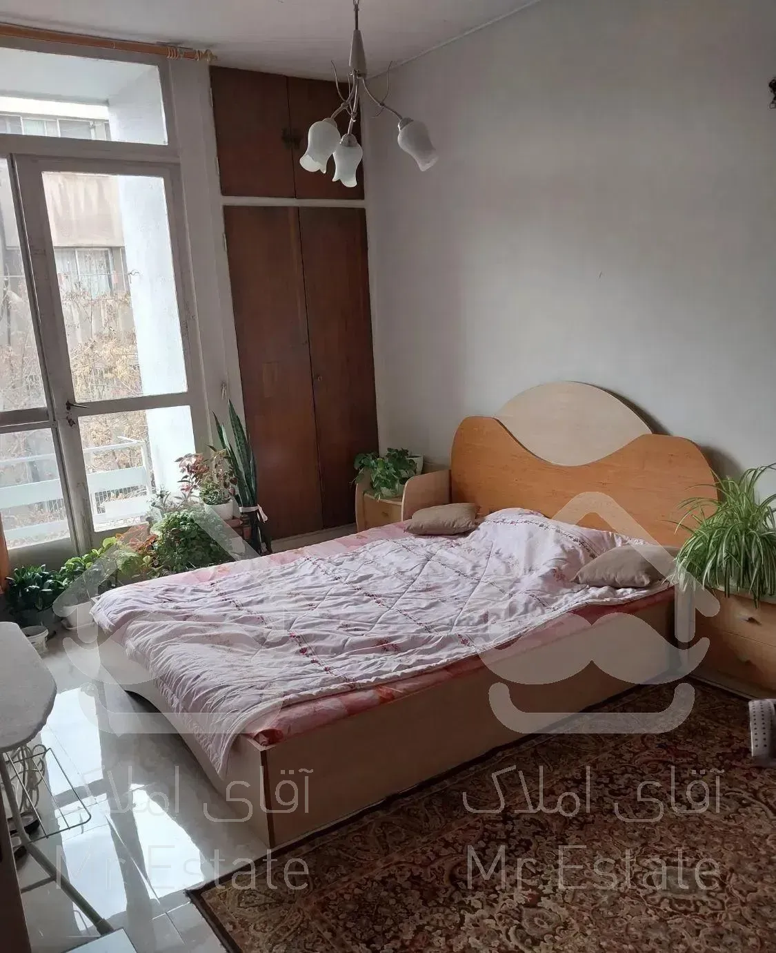 گاندی ۱۳۰ متر ۳ خواب