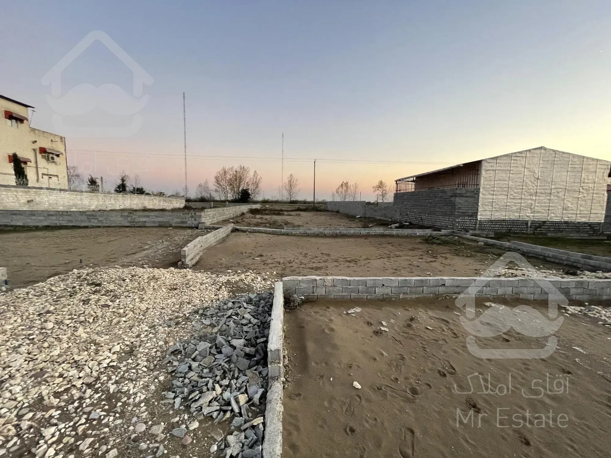 زمین۱۳۰متری داخل شهرک مسکونی در ساری