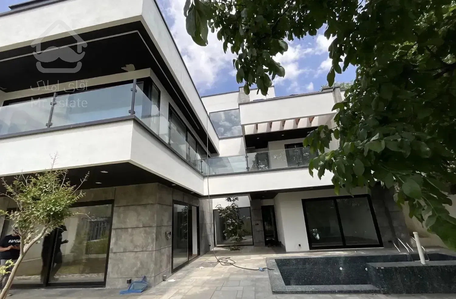 ویلا 330مترمدرن /4 خواب شهرک خوش نام/OUSHAN VILLA