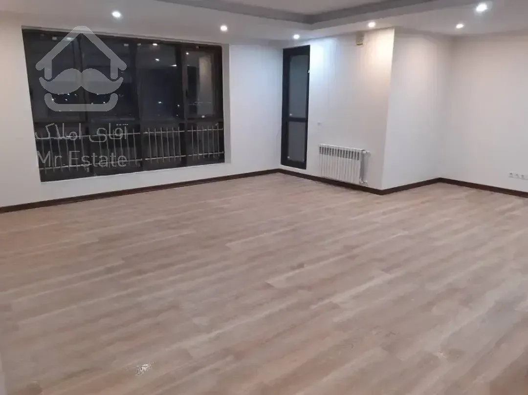 آپارتمان 110 متری ، شناور در نور ، بازسازی با متریال درجه ۱ ، مهستان