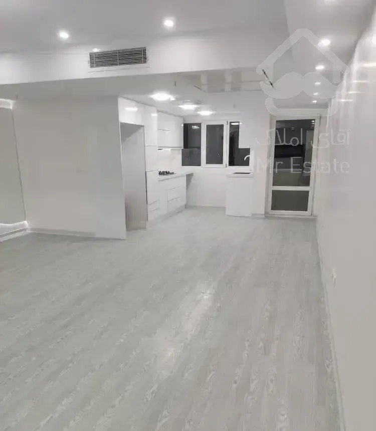 فروش اپارتمان۱۰۵متری/۲خواب/خوش‌نقشه/دریاچه