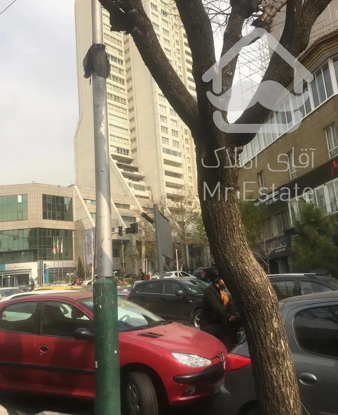 چهارراه فرمانیه ١٤٧ متر