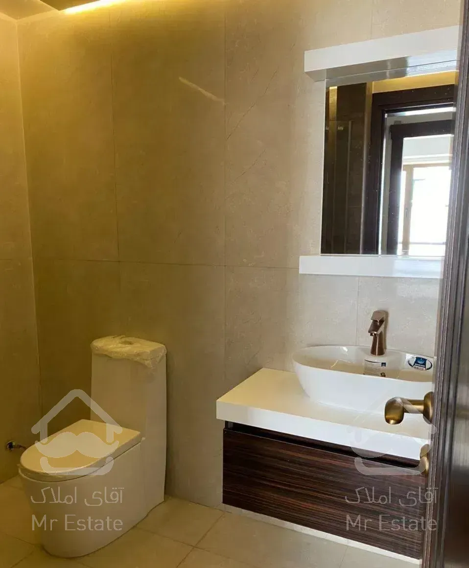 ۱۶۳ متر ۵ ساله دو پارکینگه سندی۳ خوابه۱ خواب مستر