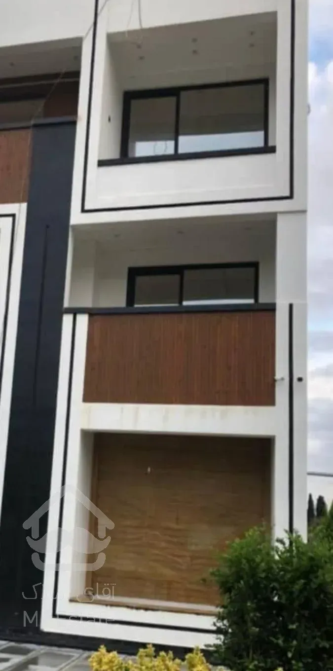 ویلا شهرکی ۵۰۰ متر/تریبلکس/سندتکبرگ/استخر/آسانسور