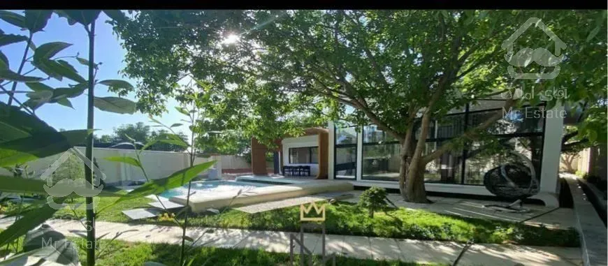 طراحی و اجرای فضای سبز چمن طبیعی و مصنوعی