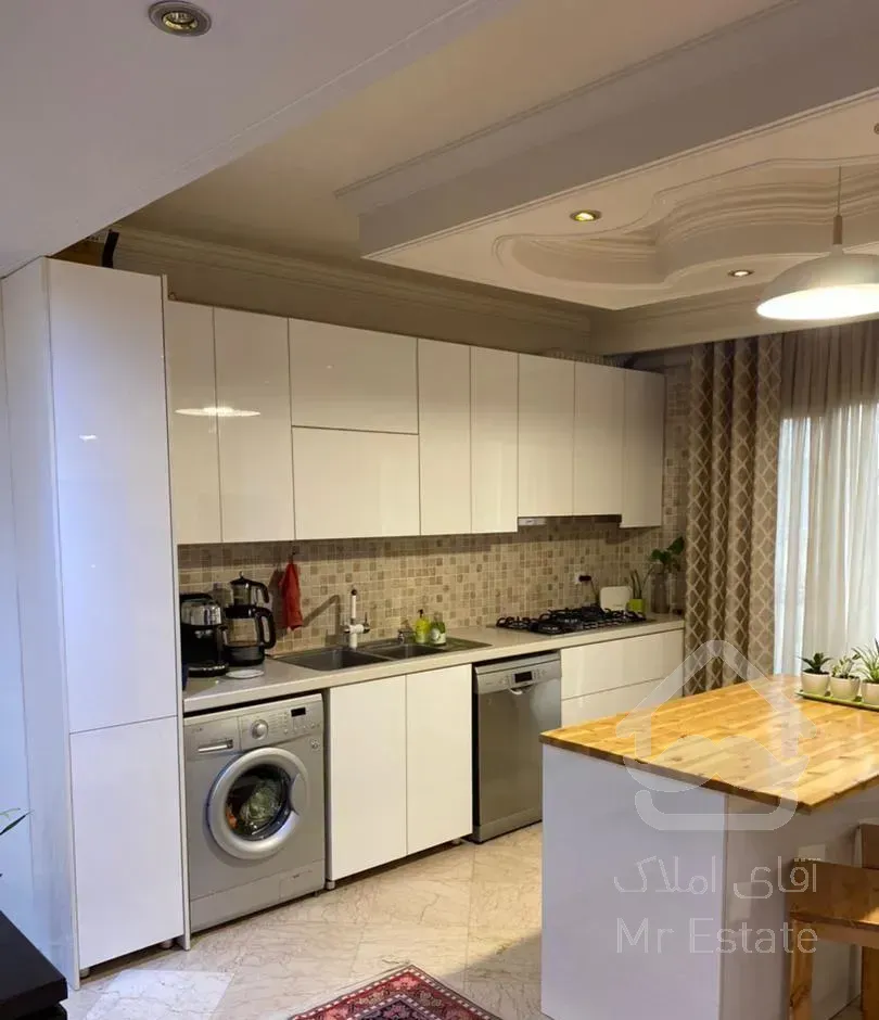 کاشانی ۹۳مترفول دیزاین سالن مربع مشاعات تراورتن