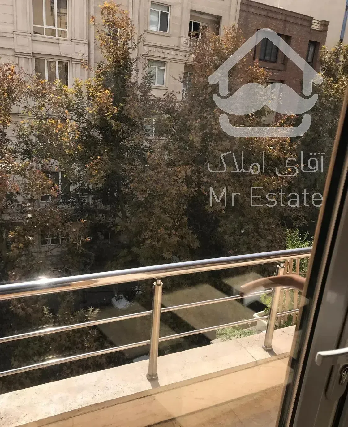 175 متر  قلهک