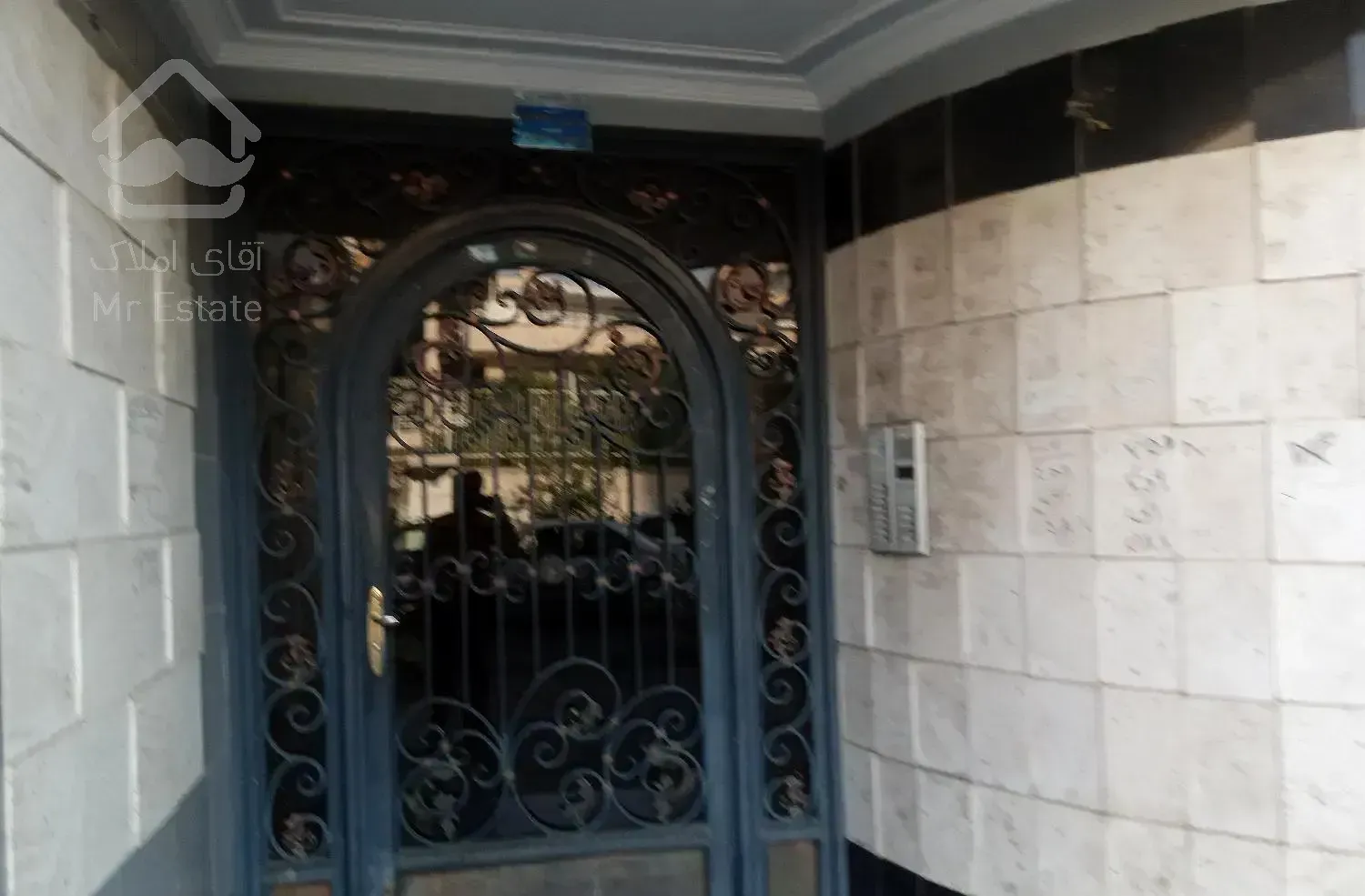 آپارتمان دوخوابه ملاصدرا حکیمی غربی بر خیابان اصلی