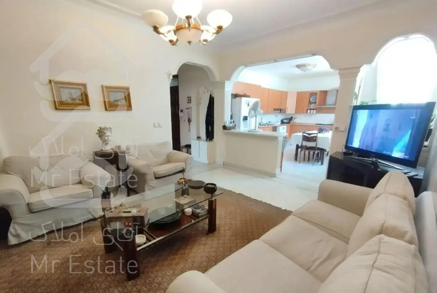 ونک ۲۰۰ متر روبه آفتاب/ ۳ خوابه (۱۰۰ متر قدرالسهم)