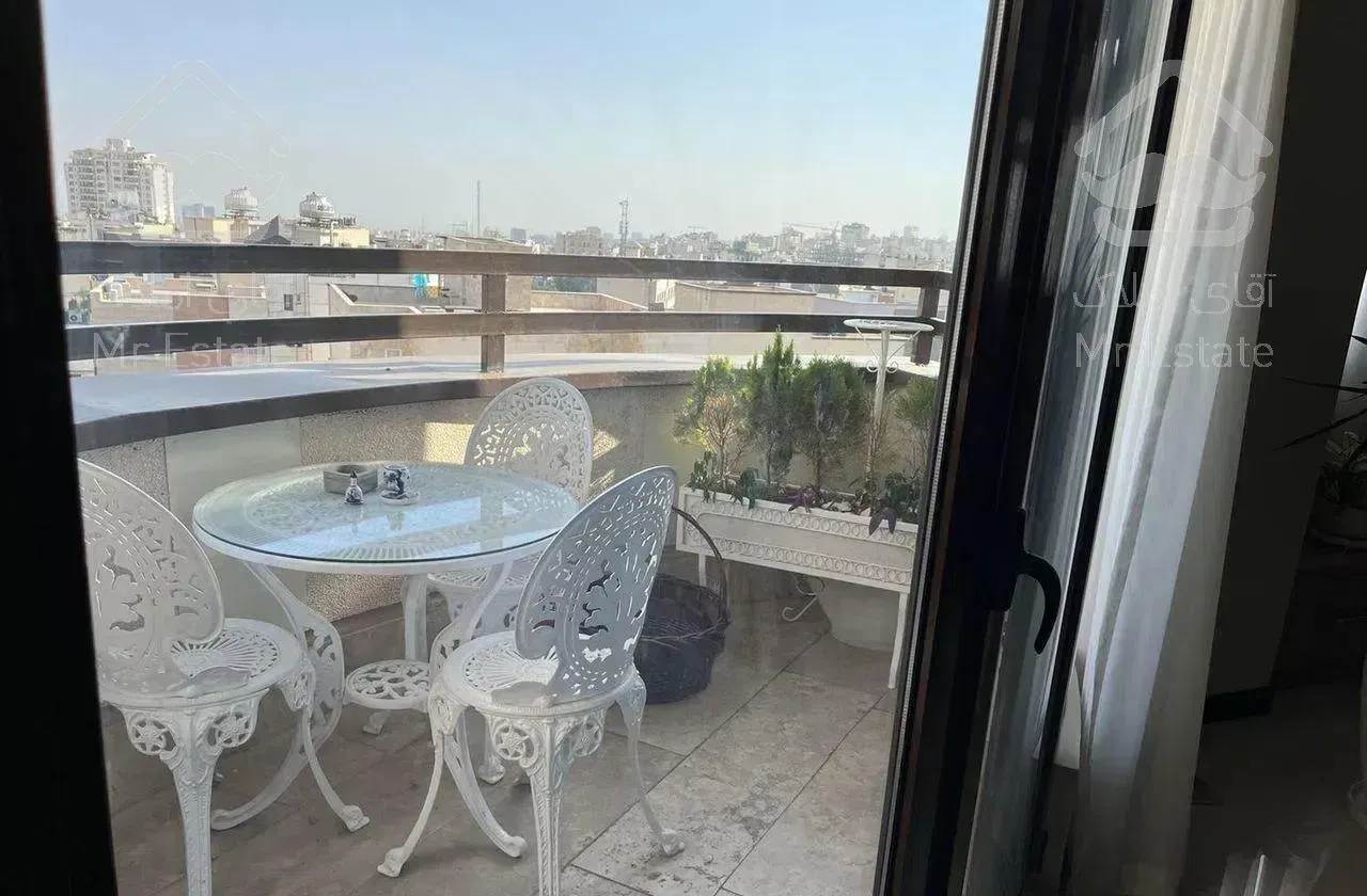 ۲۱۰ متر تاپ لوکیشن