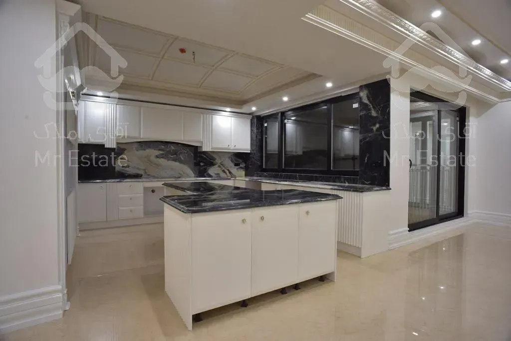 خرید آپارتمان 232 متری فرمانیه سنبل