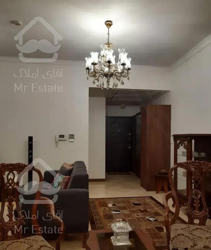 ازگل ۱۵۰ متر غرق نور سالن پرده خور