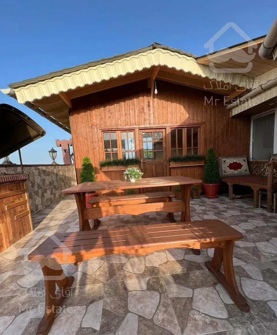 کلبه چوبی مناسب برای یک زوج وسط شهر