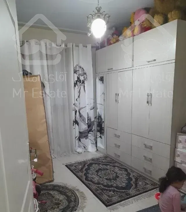 ۵۲ متر تکواحدی با پارکینگ موتور