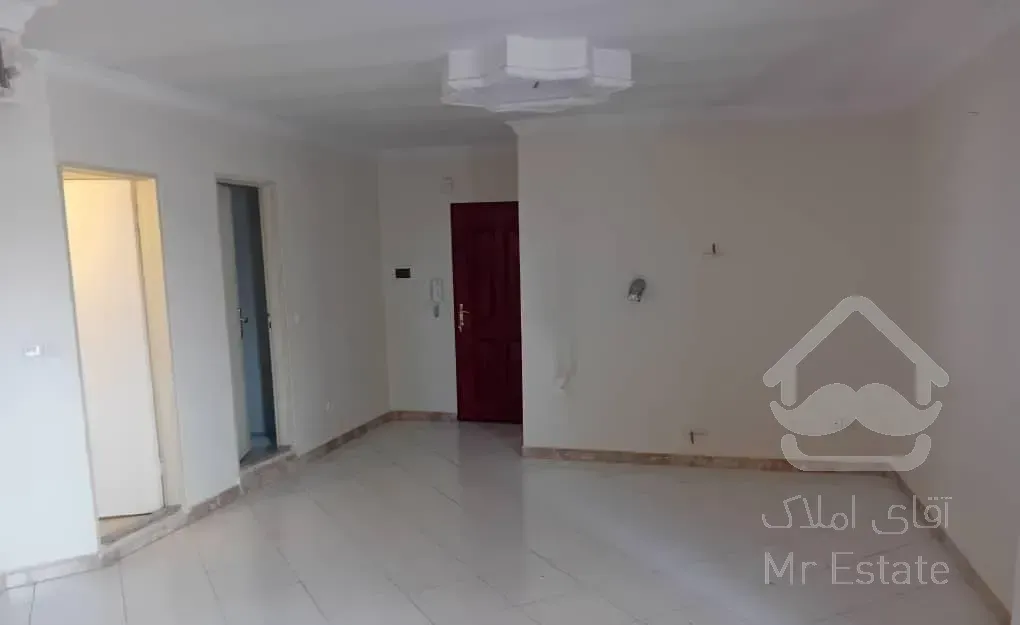 فروش آپارتمان ۵۳ متری ۱ خوابه طبقه ۳ در بازار