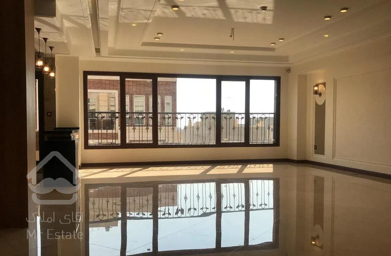 ۲۲۸ متر ۴ خواب نوساز کلیدنخورده گزینه سرمایه گذاری