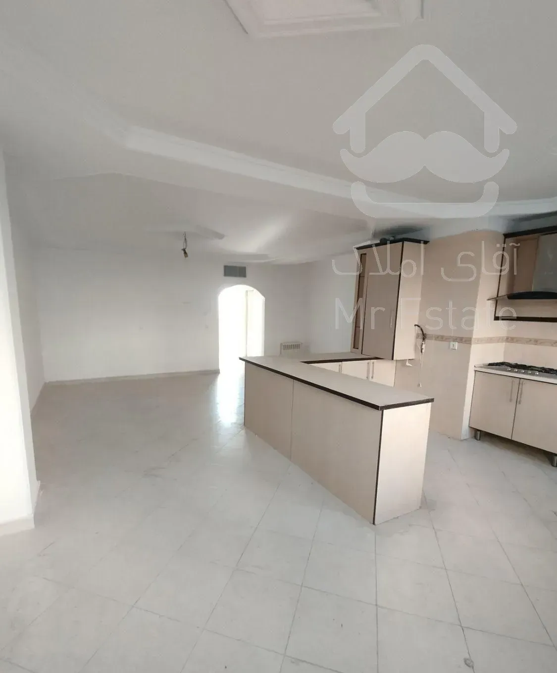 ۱۰۵ متر شمالی - جنوبی