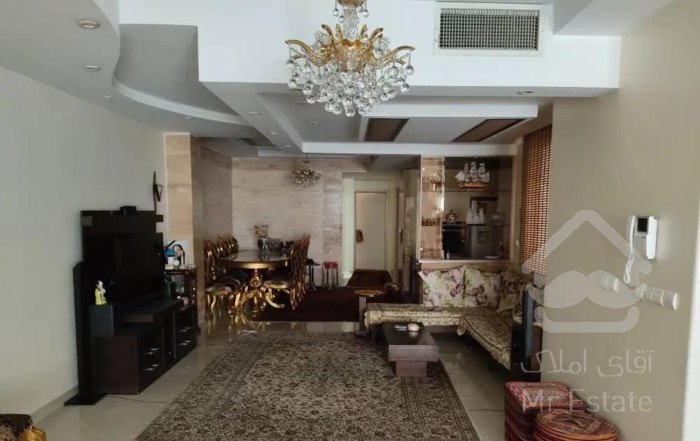 آپارتمان ۱۲۵متر،۲خوابه ،بالای میدان کاج