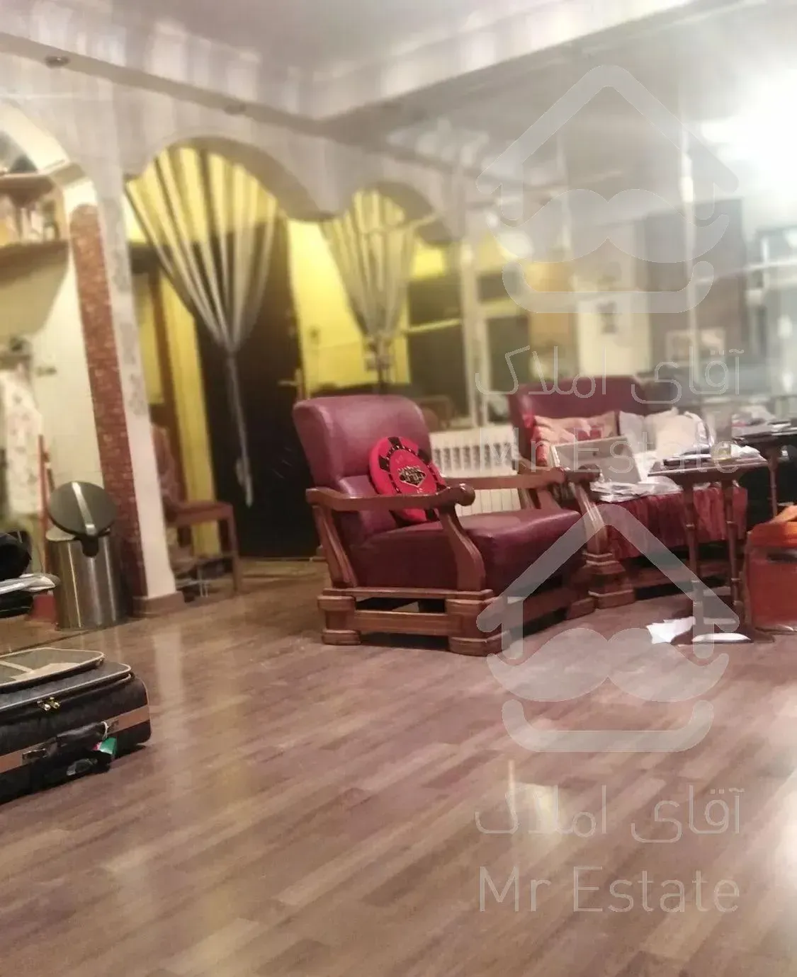 بالای میدان دربند 70 متر +10 متر حیاط خلوت