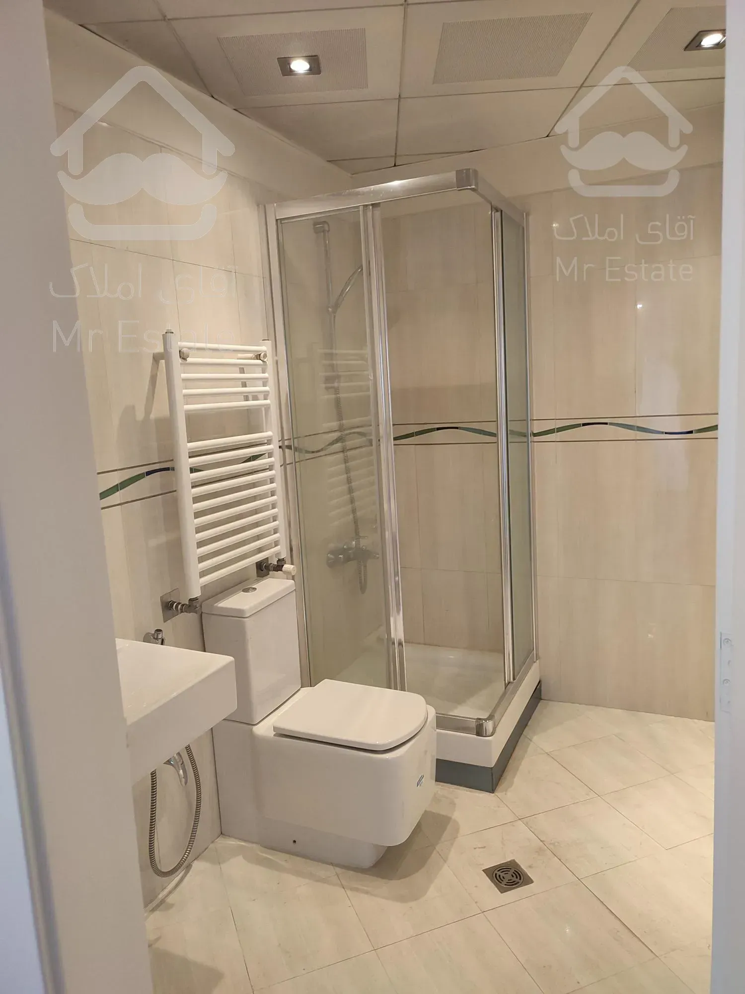 زعفرانیه/۲۳۲متر/۲پارکینگ سندی/مناسب سرمایه گذاری (راد)