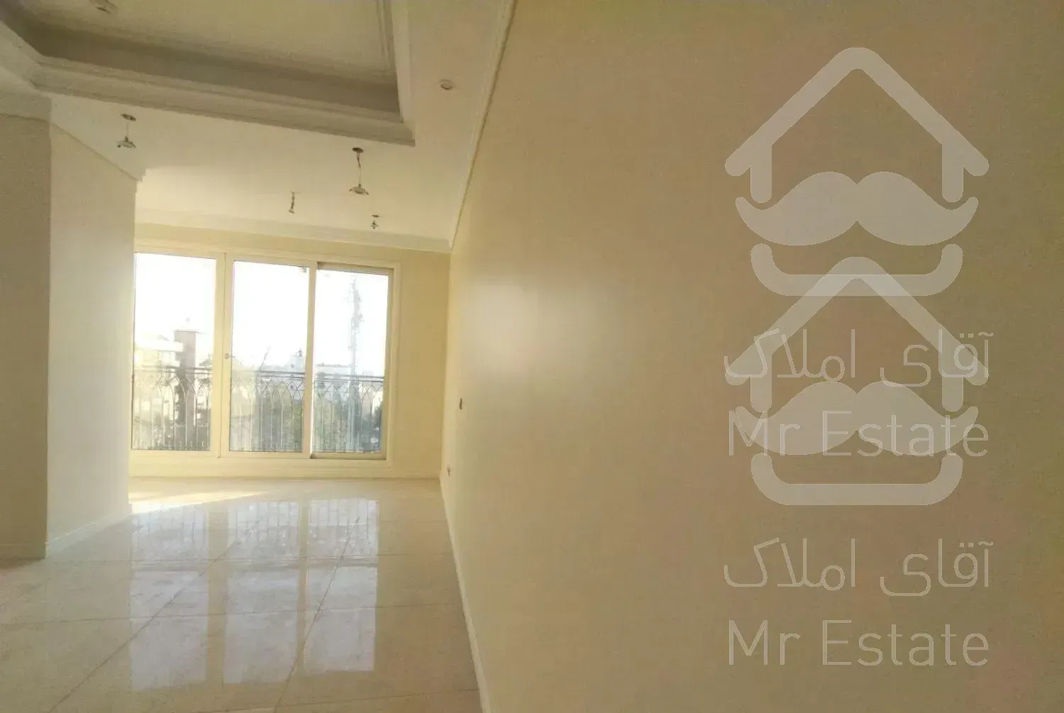 دربند ۱۶۰ متر ویو تهران غرق در نور