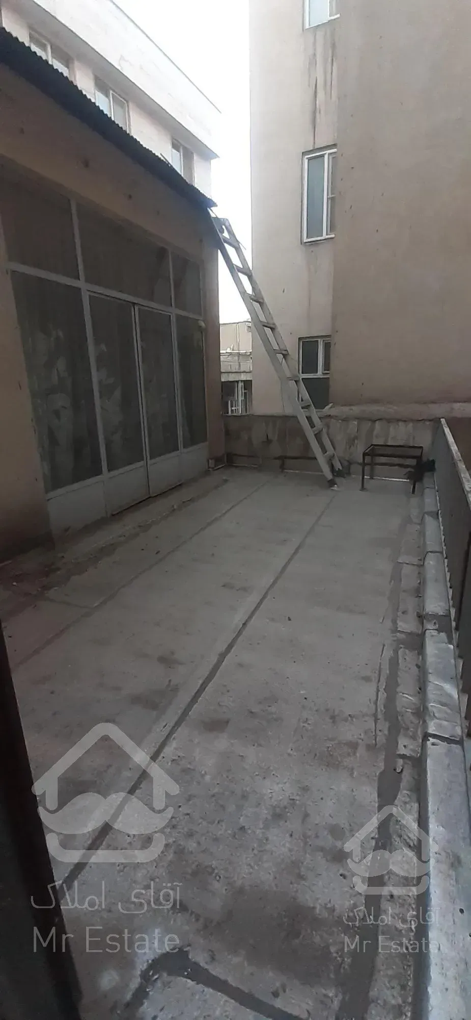 فروش خانه مسکونی کلنکی ۹۰ متر زمین ۱۴۰ متر زیر بنا دد و نیم طبقه مجزا