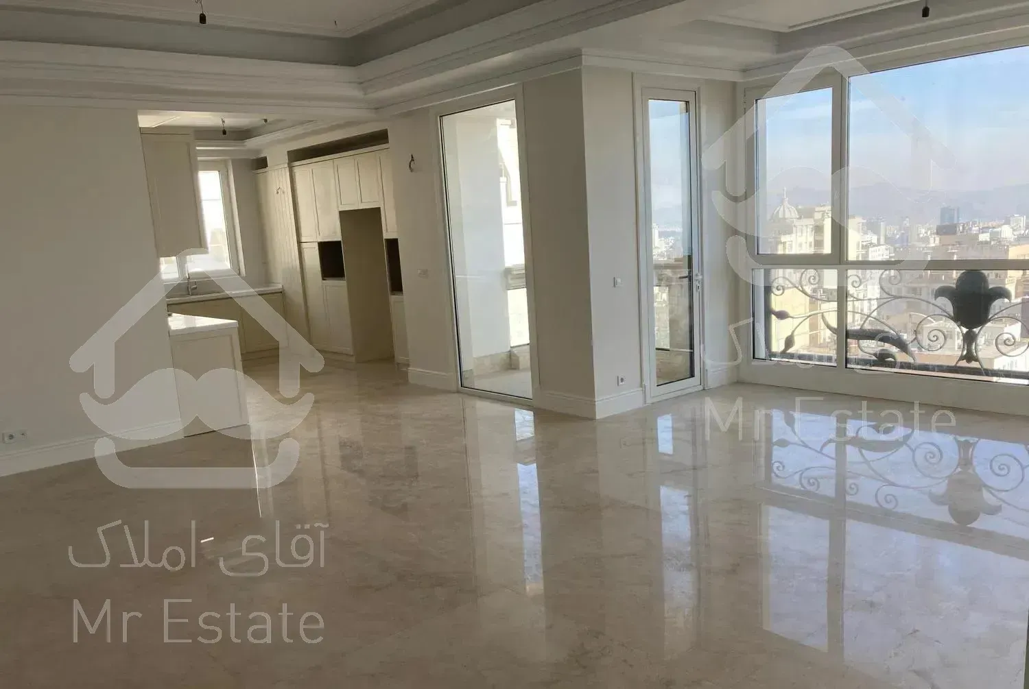 آپارتمان ١٢٥ متری واقع در برج مسکونی