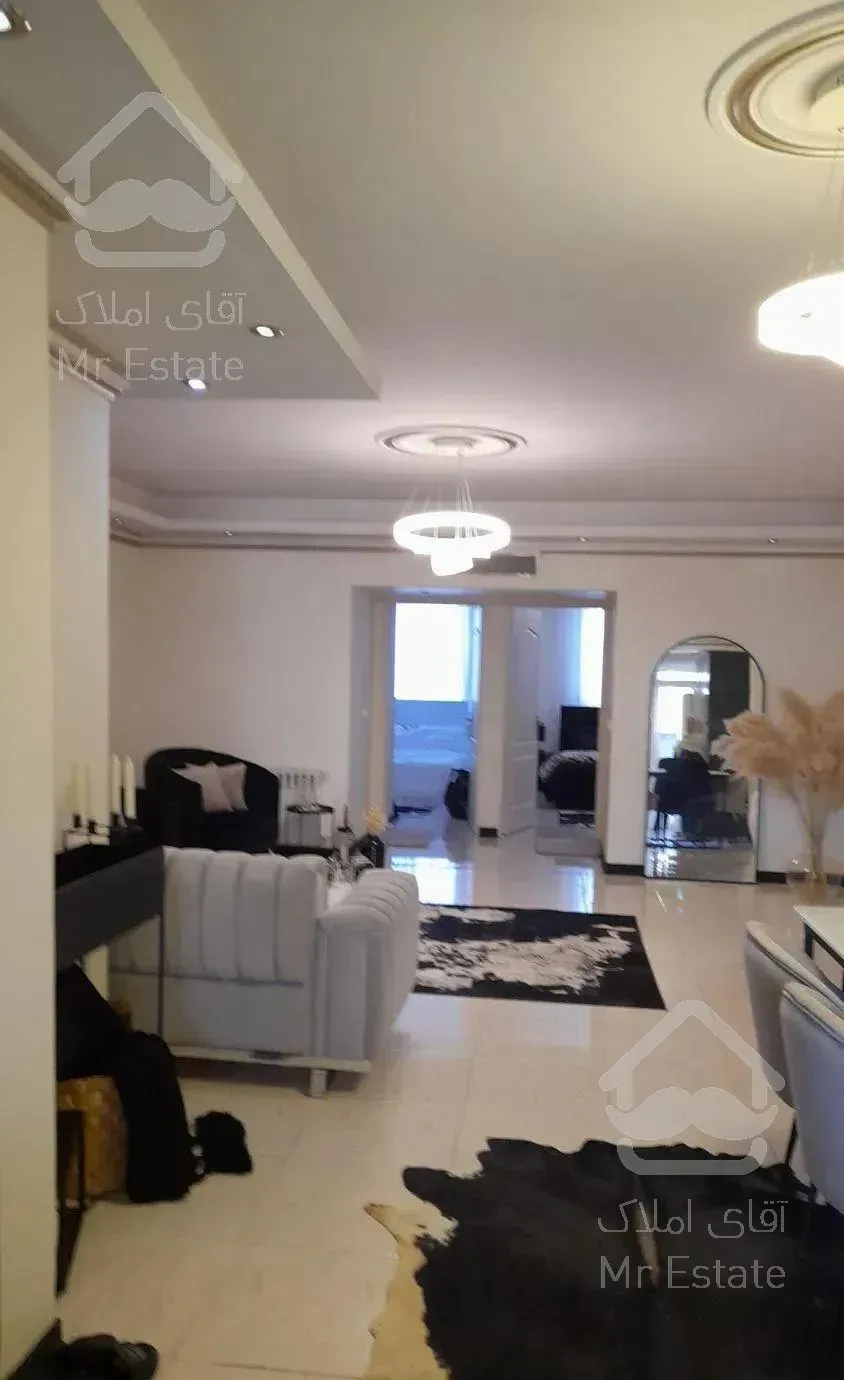 ۹۲متری ۲خوابه نورگیر