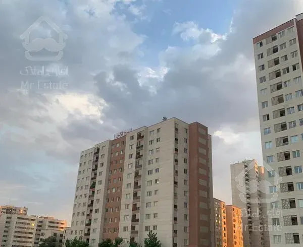 ۱۲۰ متر ۲ خواب غرب دریاچه طبقات بالا