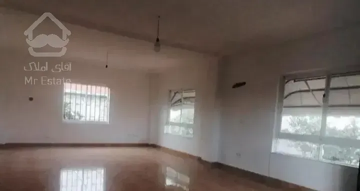 اپارتمان۱۳۵متری/سه خواب/طبقه اول