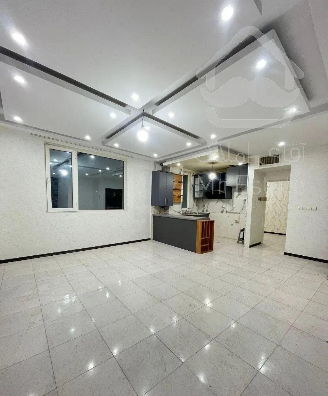 ۹۰ متری ۲ خوابه پارکینگ انباری آسانسور