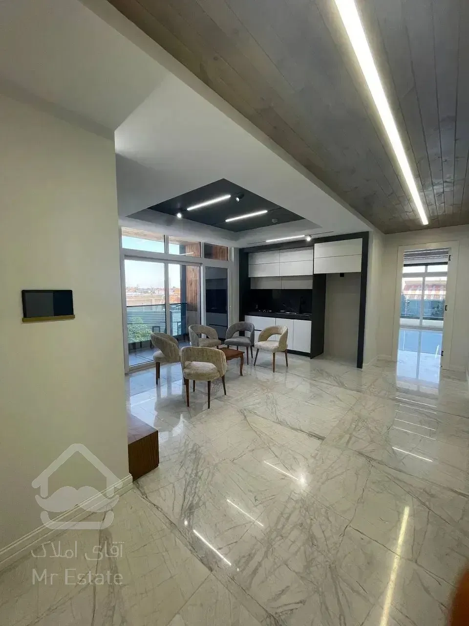 فروش ویلای تریبلکس با معماری مدرن و استخر