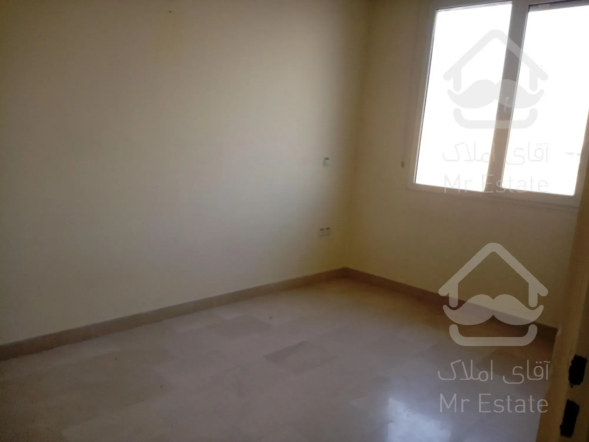 کاشانی اباذر ۷۵ متر دو خواب فول ۸ سال رهن کامل