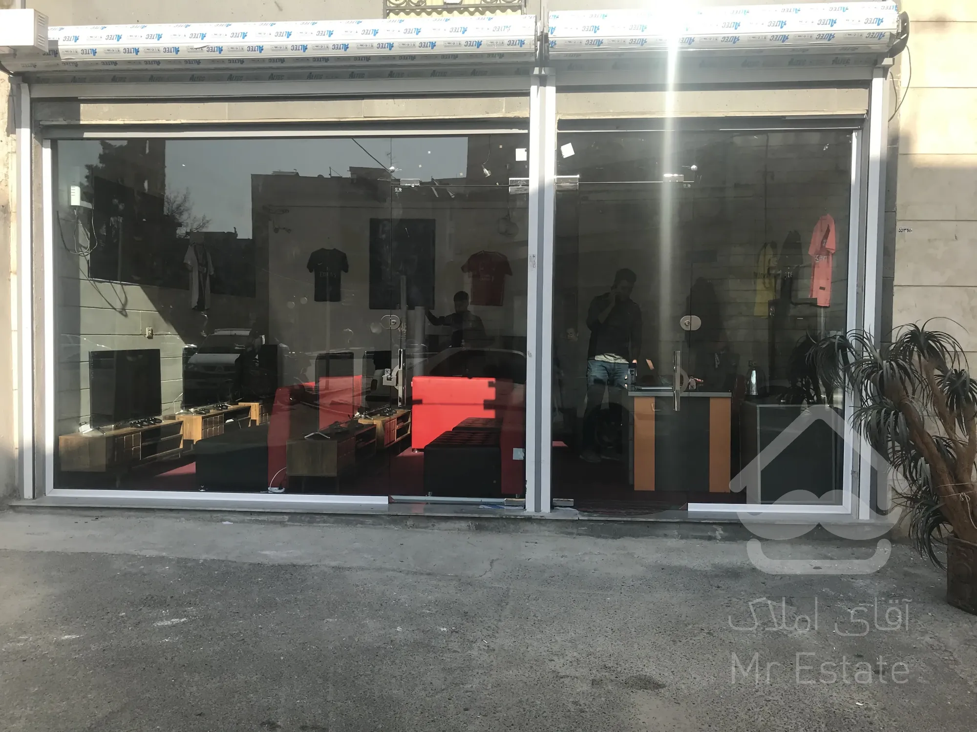 27 متر مغازه سجادجنوبی/ گذر پرتردد/ بر۶