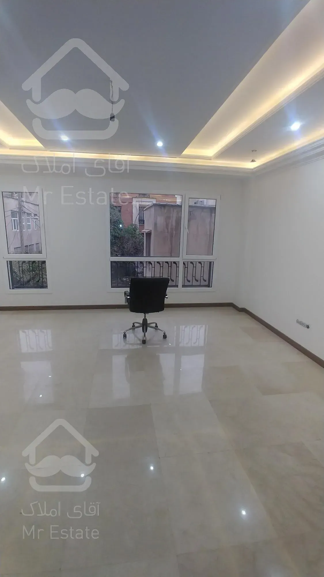 پاسداران 83 متر اداری با سند  اداری