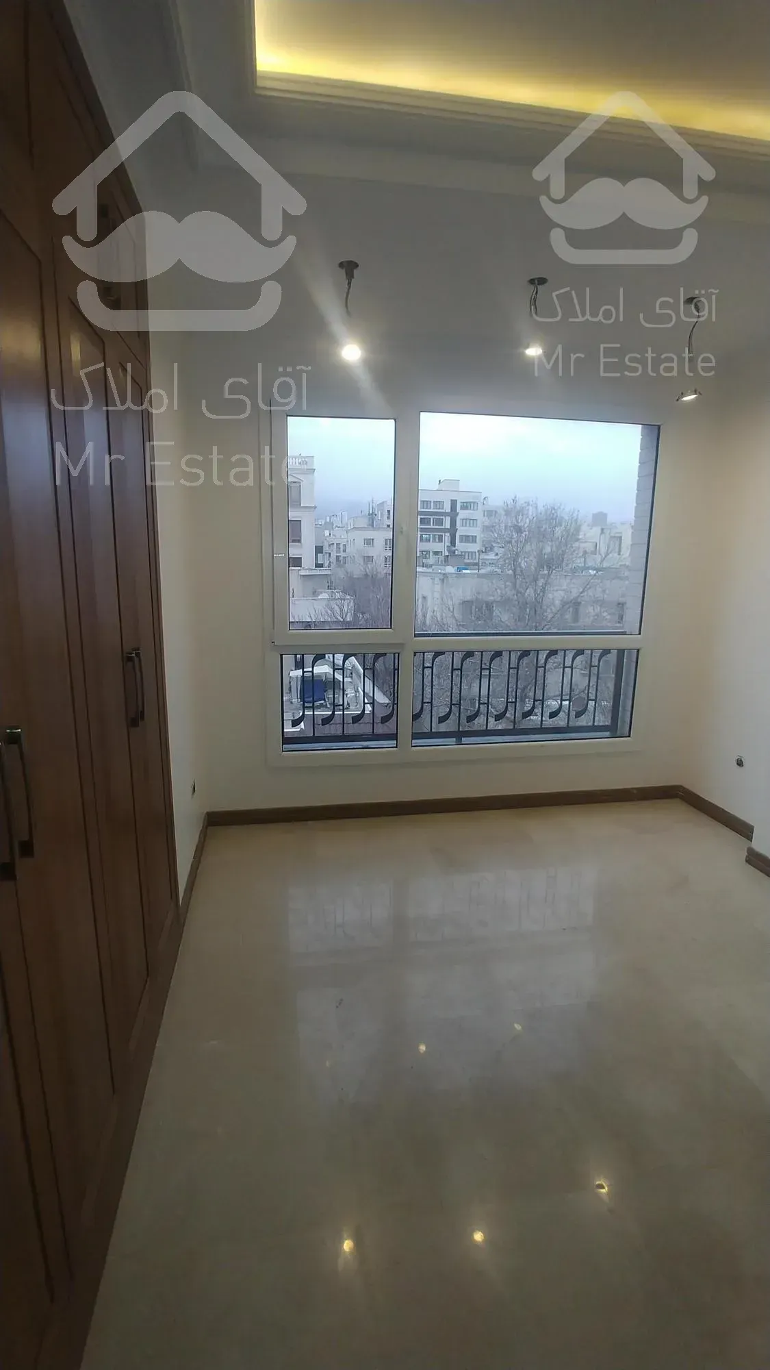 پاسداران 83 متر اداری با سند  اداری