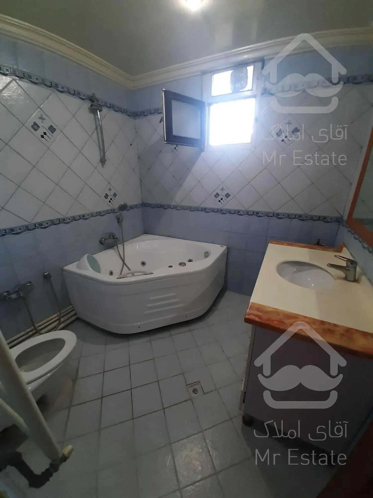 آپارتمان ۲۰۰ متری مهرشهر