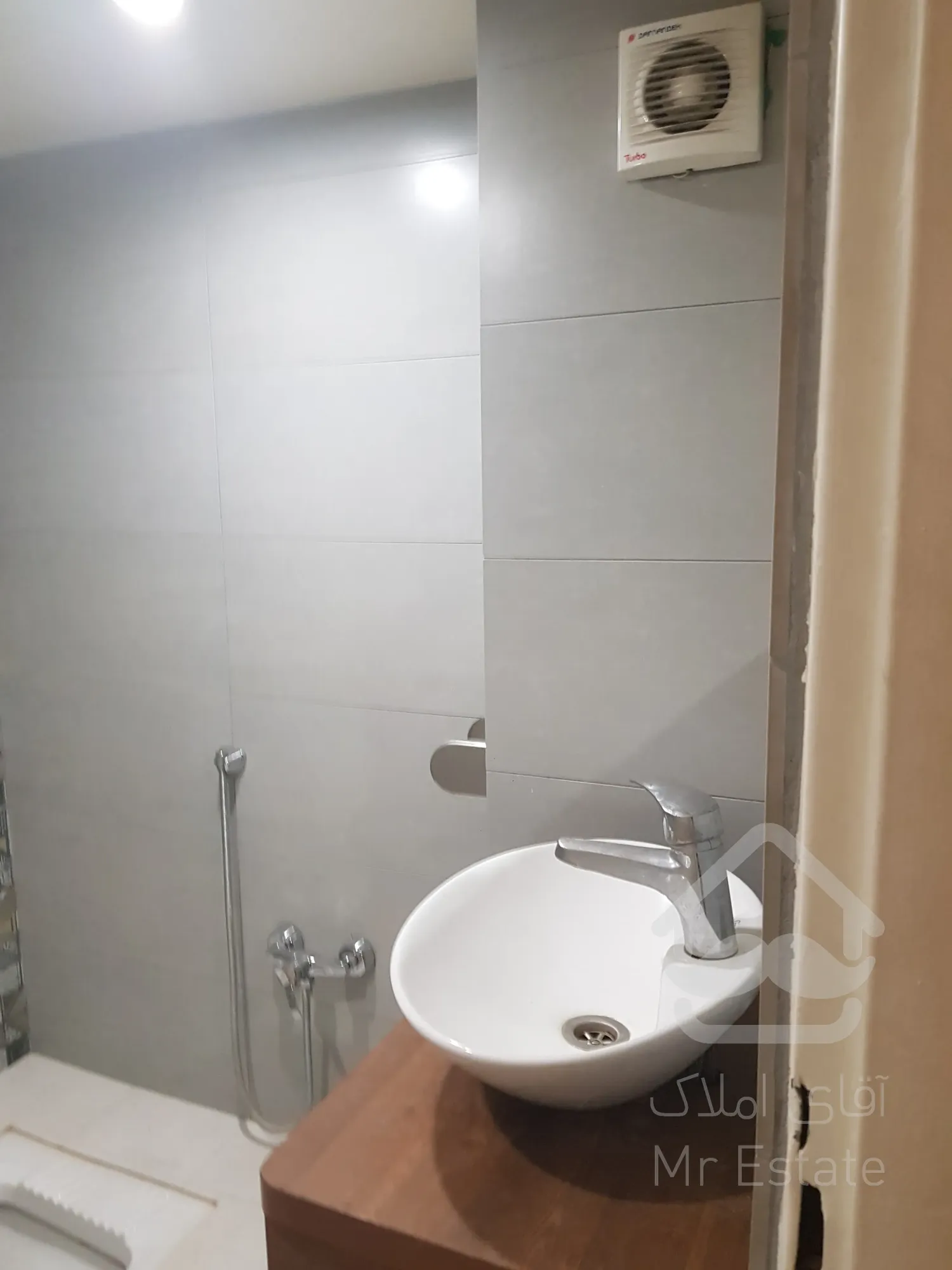 ۵۵ متر ۲ خواب با حیاط مستقل