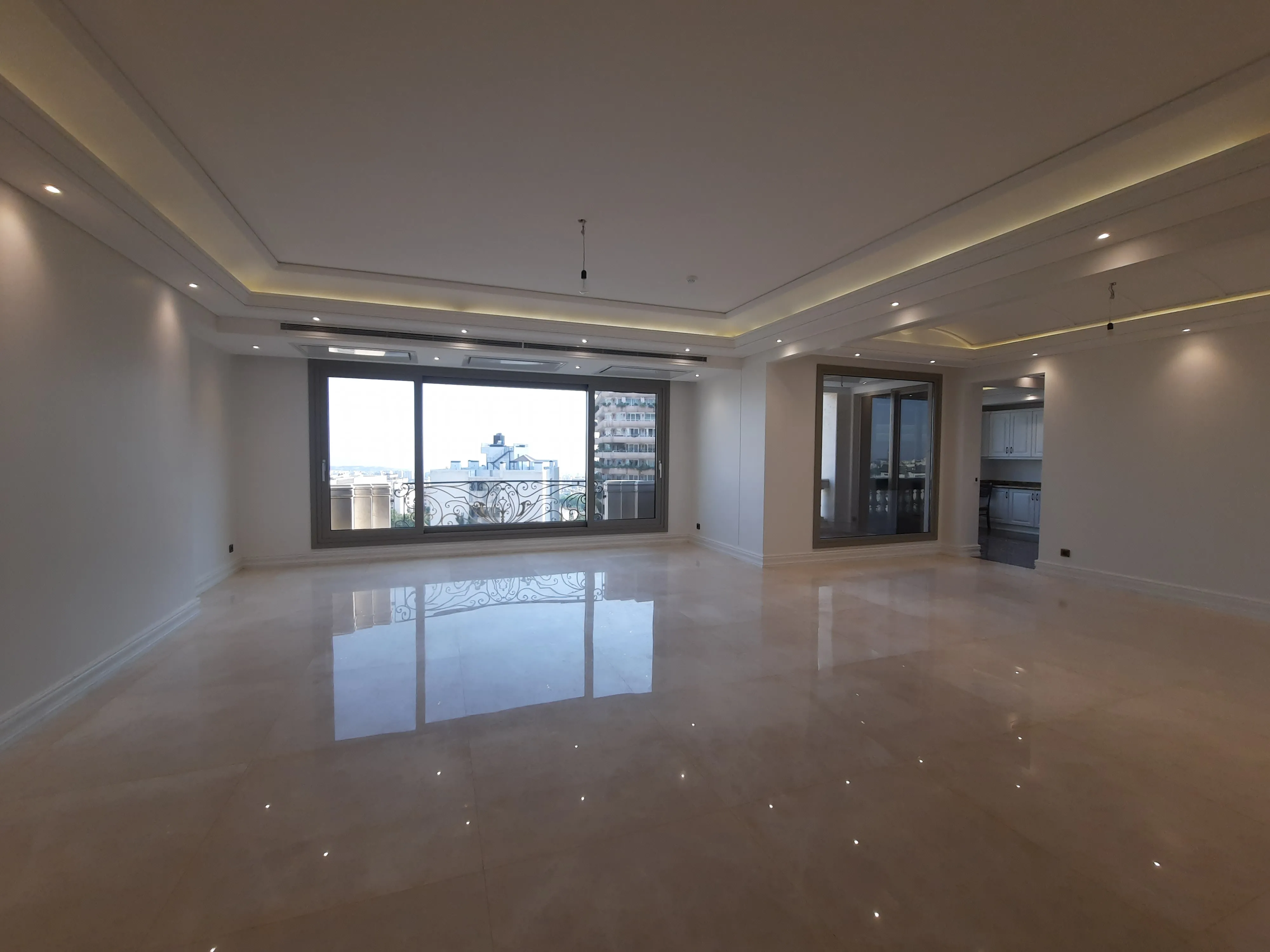 کامرانیه شمالی 4خوابه نوساز 20 متر تراس