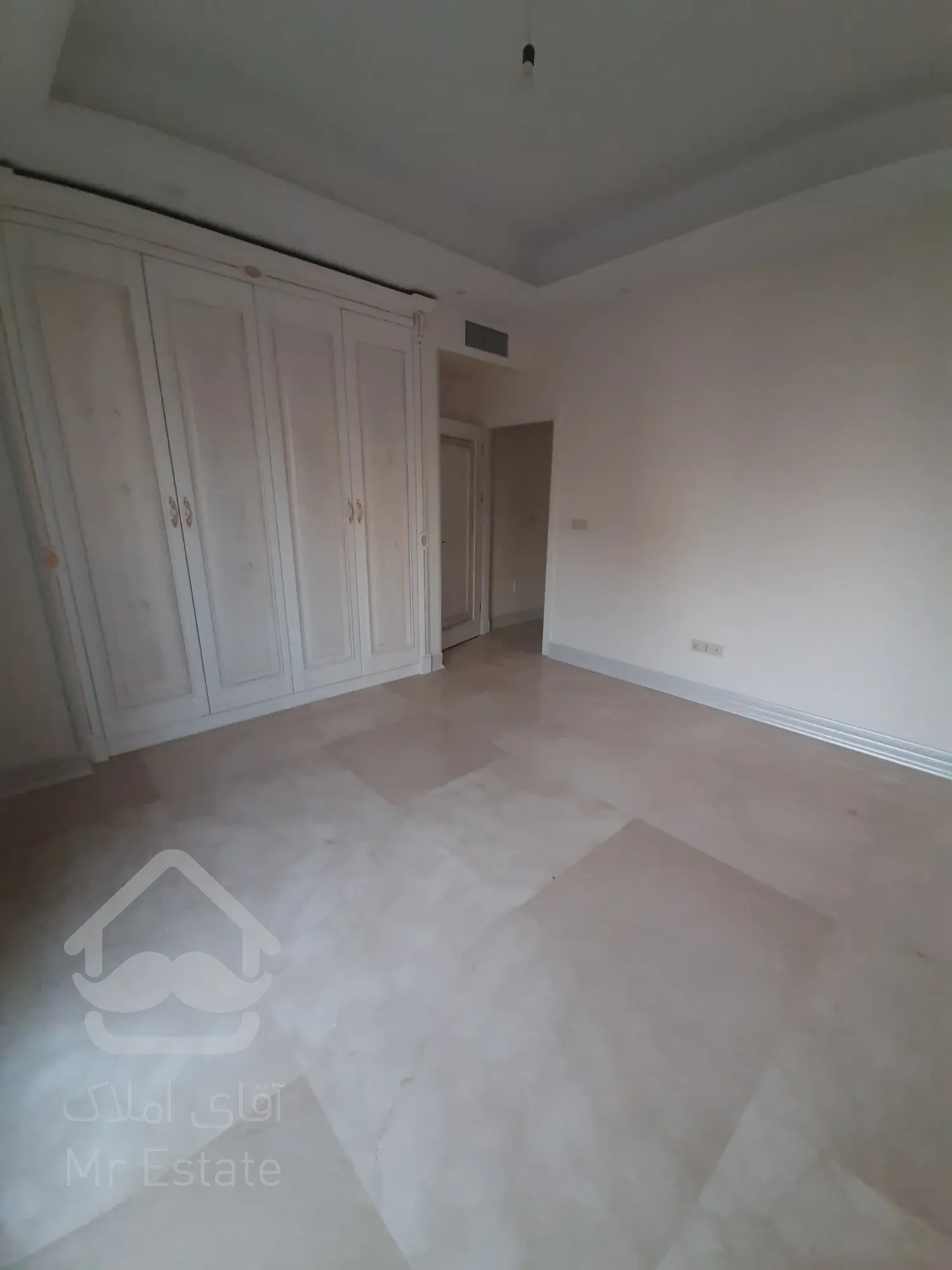 فروش 200 متری پاسداران