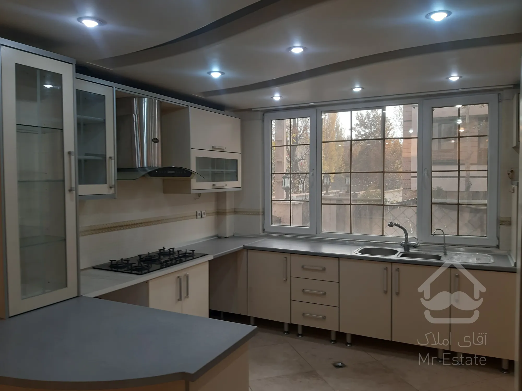 فروش 180 متری پاسداران