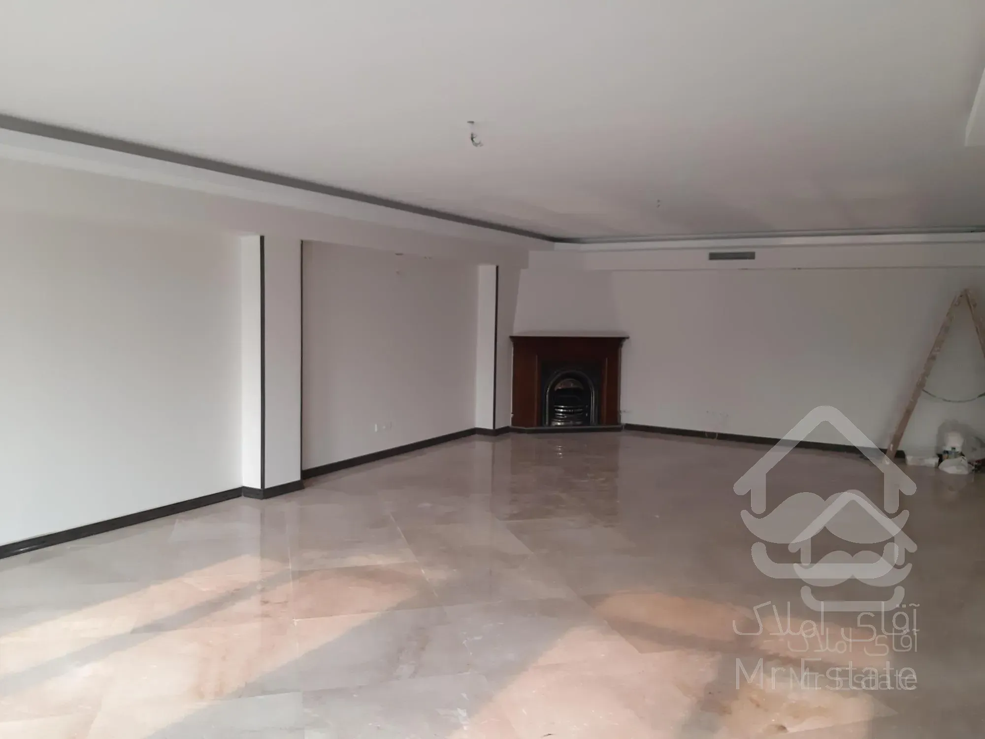 160 متر لوکیشن تاپ قبا