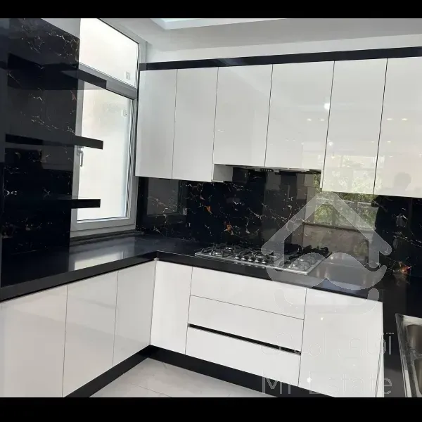 فروش 140 متر پاسداران