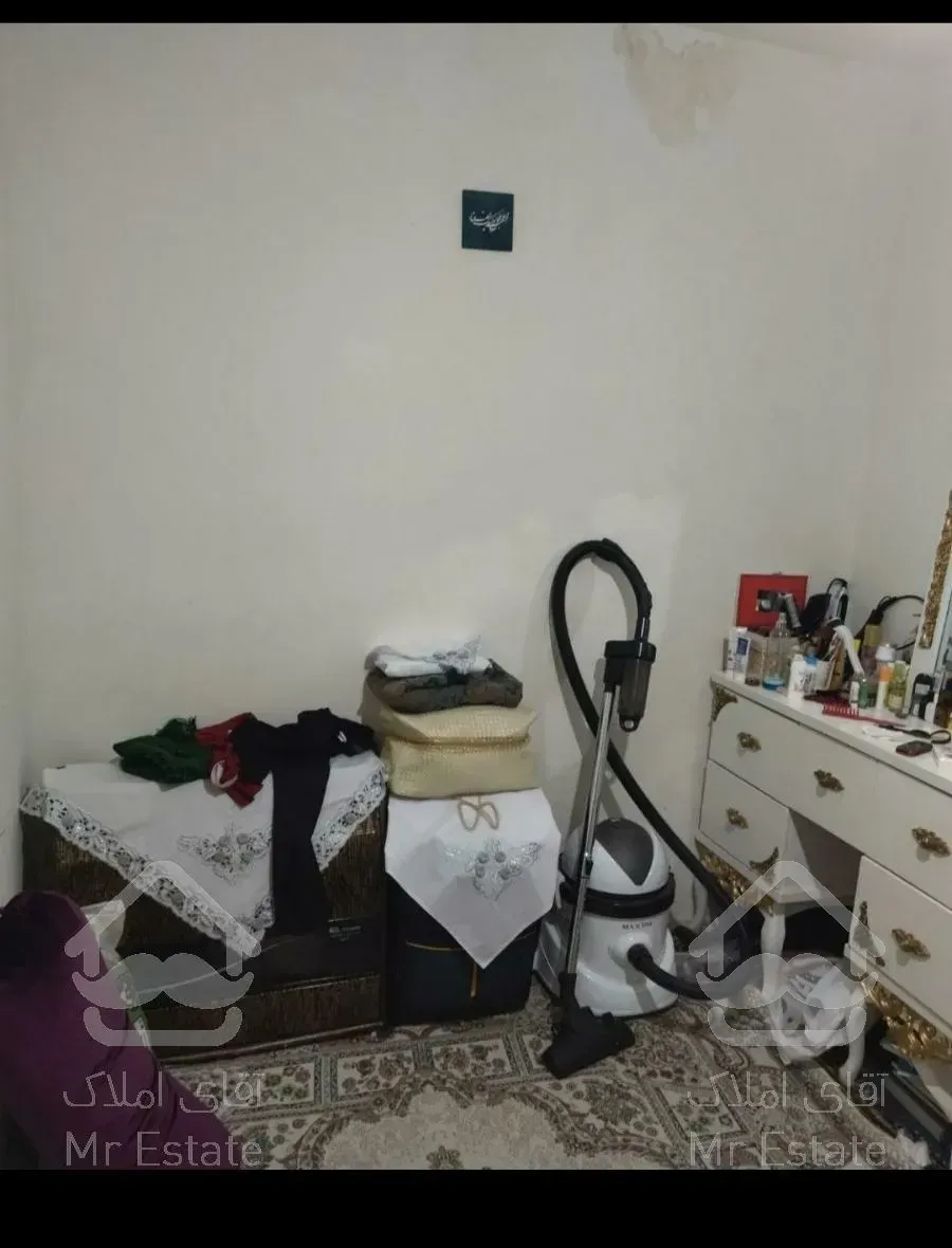 ویلایی دربست ۳۰۰ متر دو خواب با سوله ۱۰۰ متری و پارکینگ