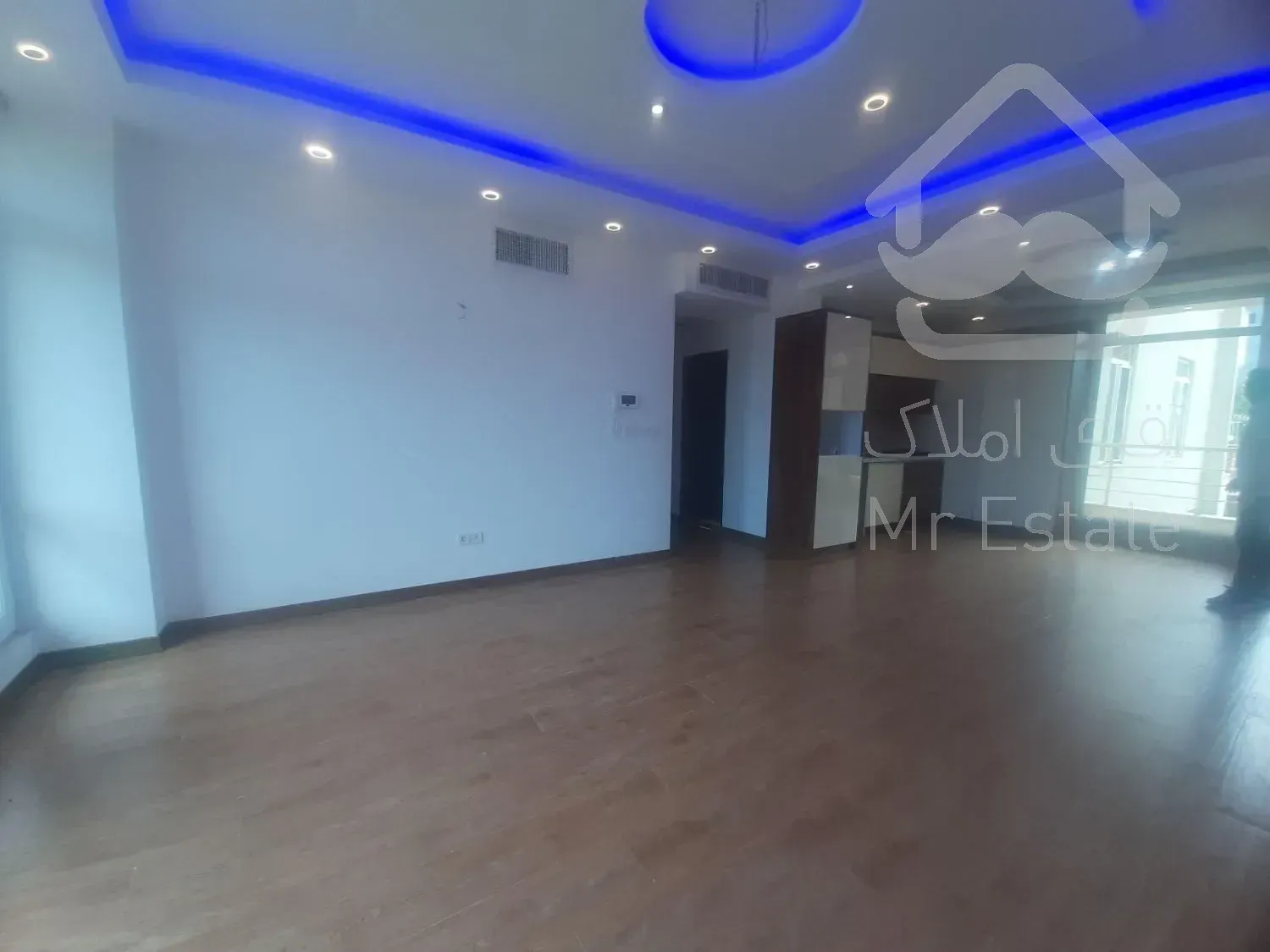 فروش آپارتمان استخردار ۱۱۷ مترنوشهر