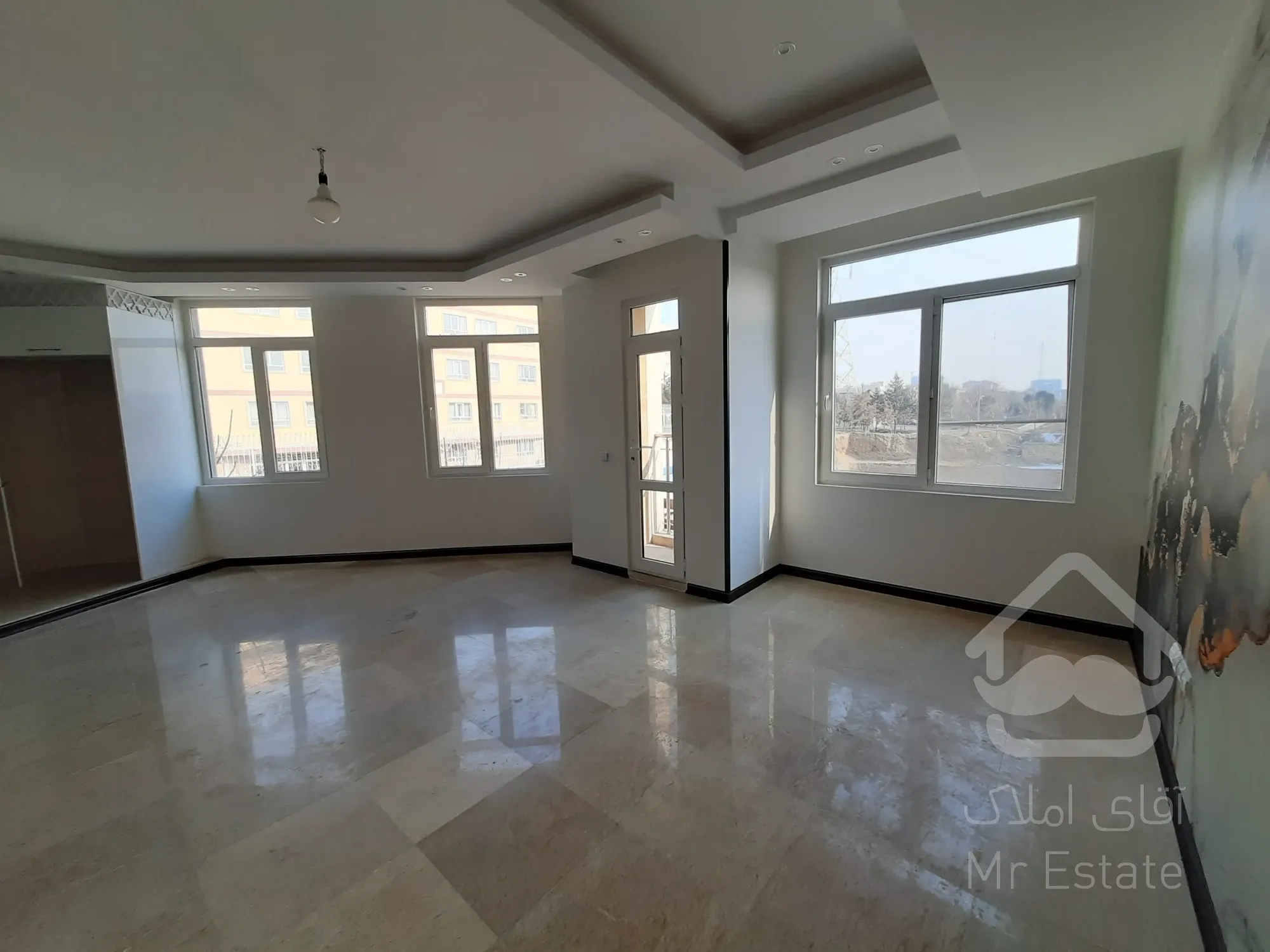 فروش آپارتمان ۷۷متر ۲خواب تراورتن رو به آفتاب فکوری