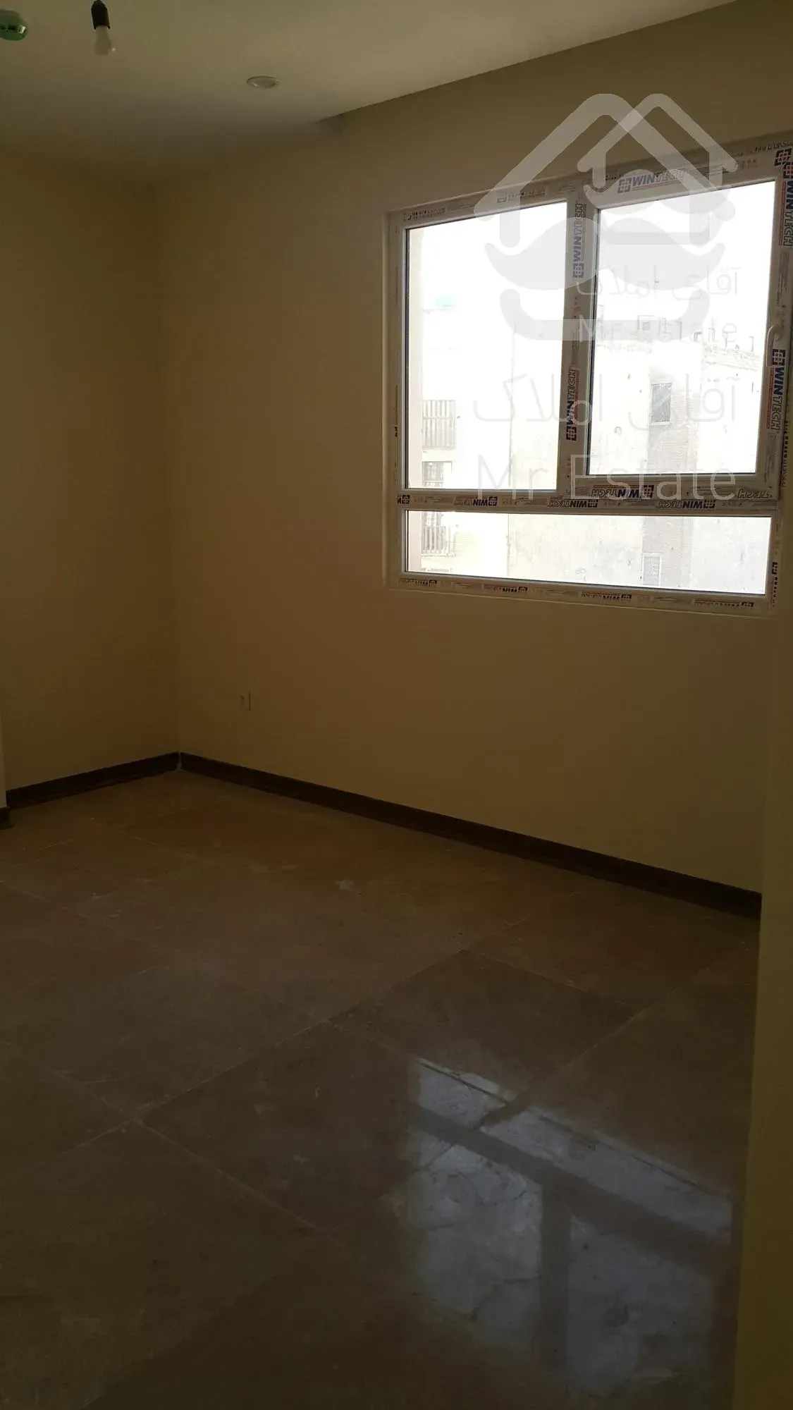 فروش ۱۳۰متر آپارتمان سه خوابه نوساز خیابان مطهری