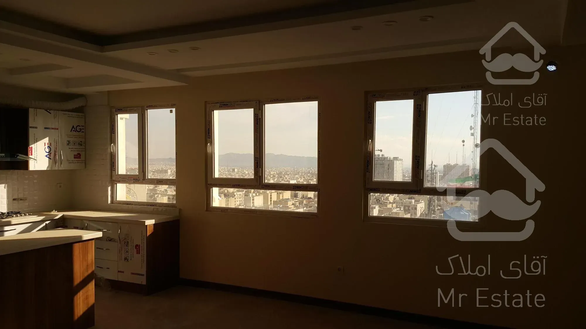 فروش ۱۳۰متر آپارتمان سه خوابه نوساز خیابان مطهری